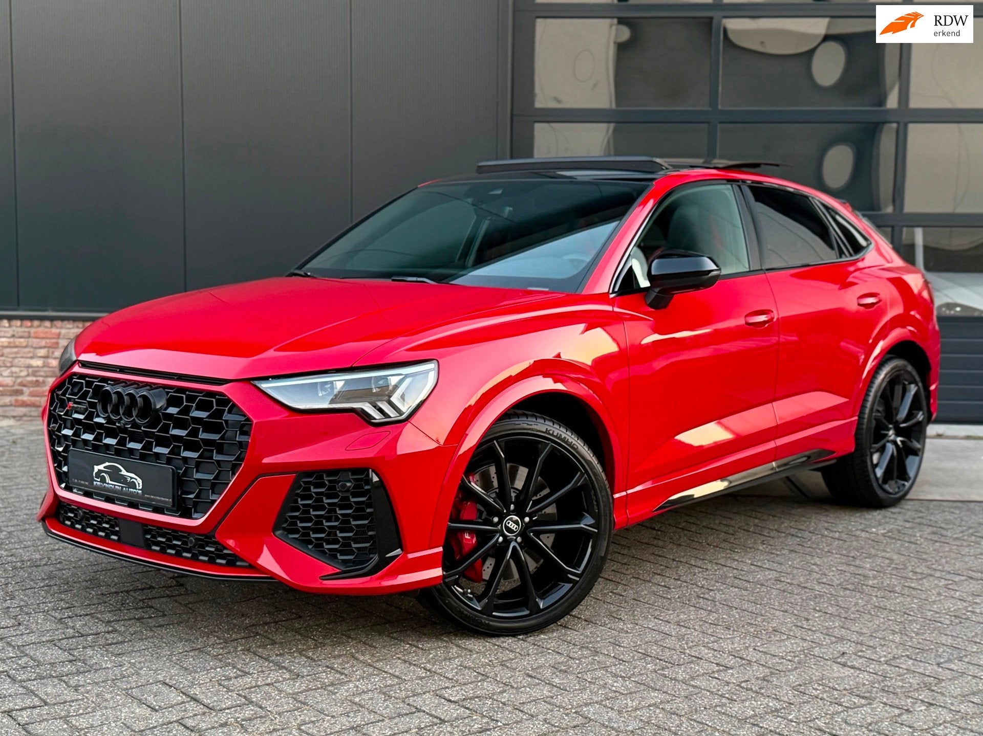 Audi Q3 Sportback TFSI RS 400pk S-Tronic Quattro 2021 Rood P, Auto's, Automaat, Gebruikt, 1675 kg, Bedrijf