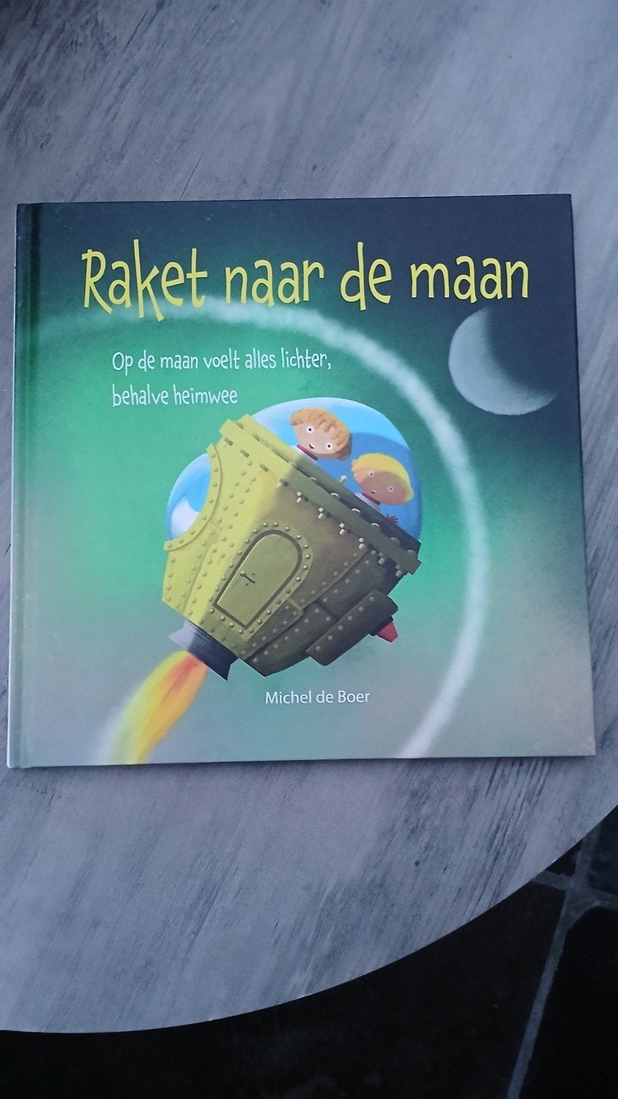 Raket naar de maan - Zo goed als nieuw kinderboek, 5 of 6 jaar, Fictie algemeen, Jongen of Meisje, Ophalen of Verzenden