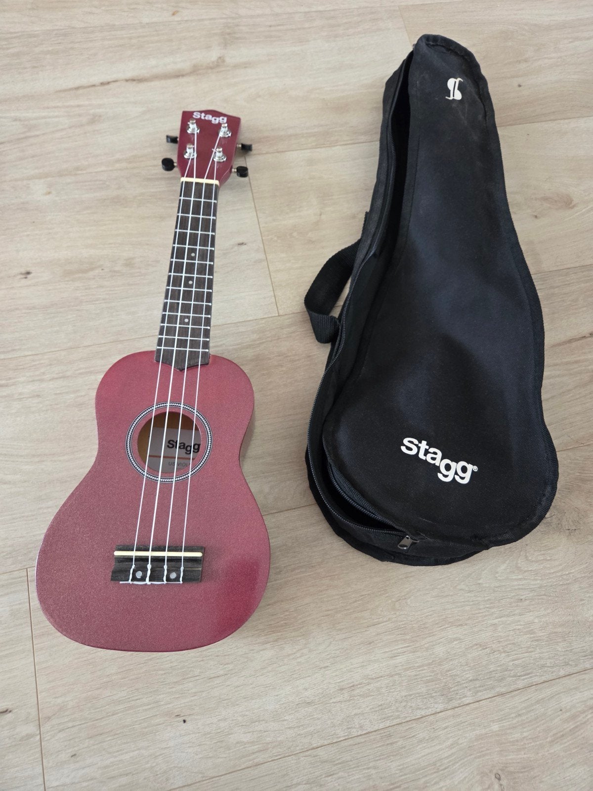 Stagg Ukulele - Nieuw, ongebruikt, inclusief hoes, Ophalen of Verzenden, Nieuw, Overige typen