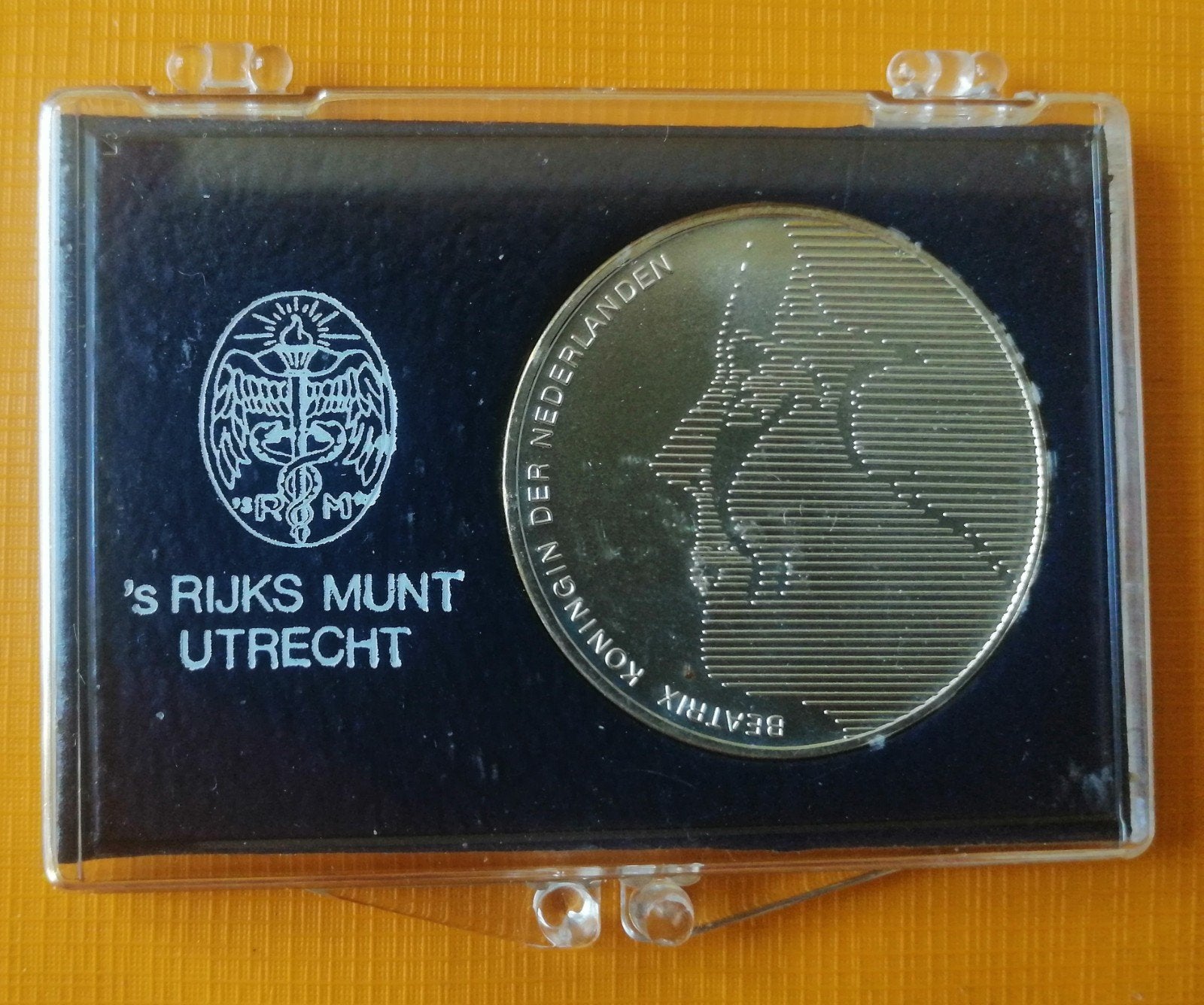 Zilveren 50 gulden in cassette met certificaat, Verzenden, Koningin Beatrix, 50 gulden