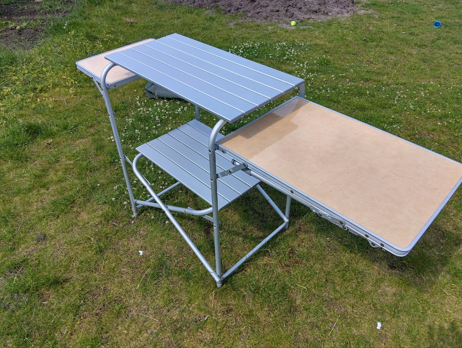 Hypercamp campingtafel met extra werkblad, Caravans en Kamperen, Ophalen, Zo goed als nieuw, Campingtafel
