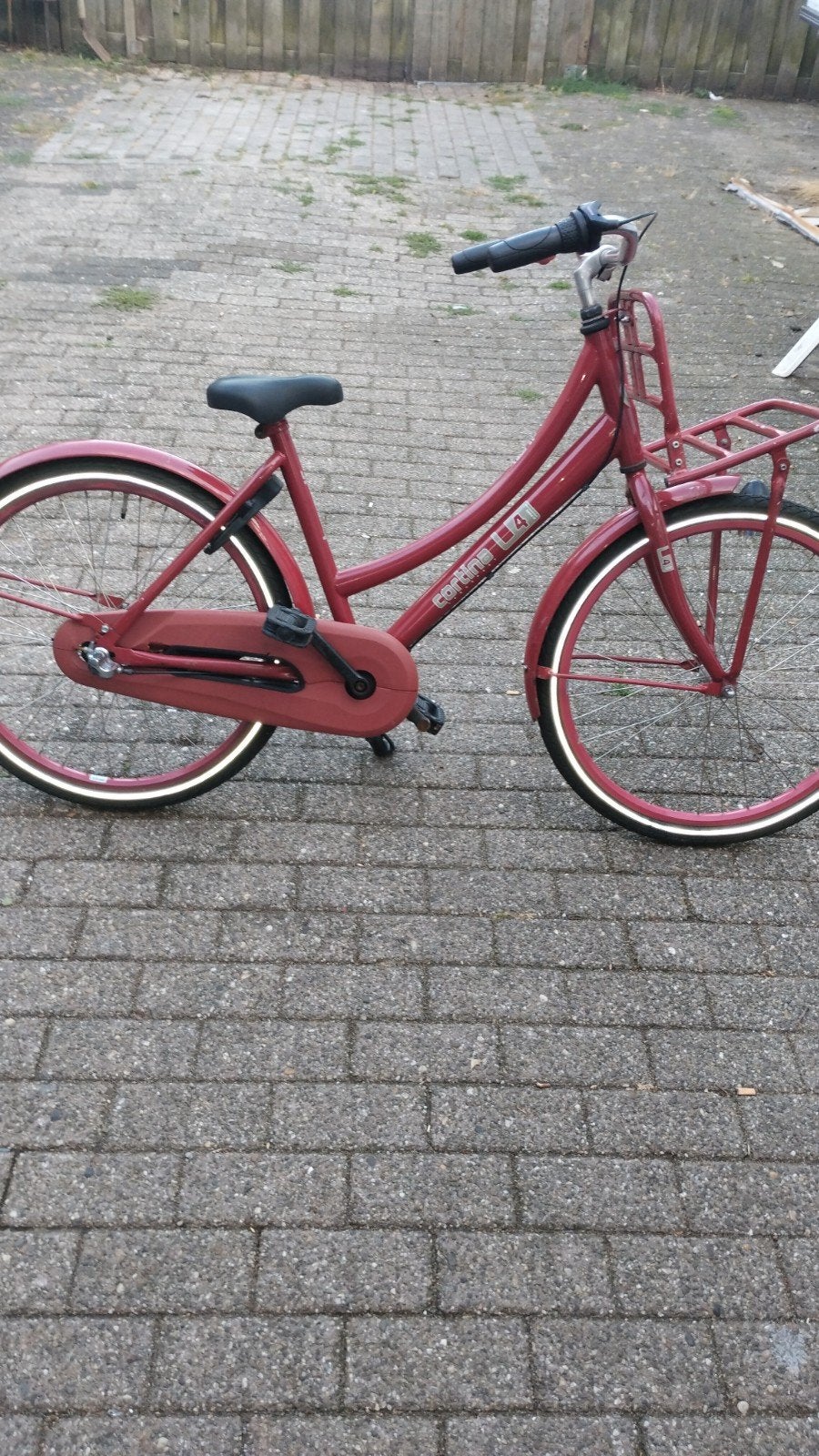 Cortina u 4, Ophalen, 24 inch