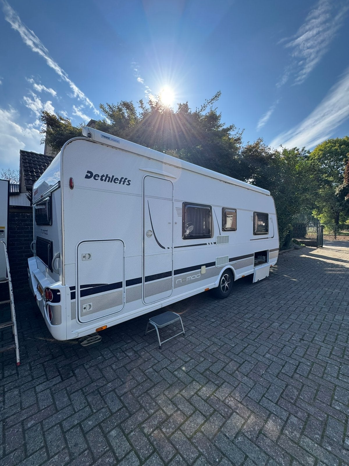 Dethleffs nomad 530 stapelbed 2011, Caravans en Kamperen, Stapelbed, Luifel, Bedrijf, Dethleffs