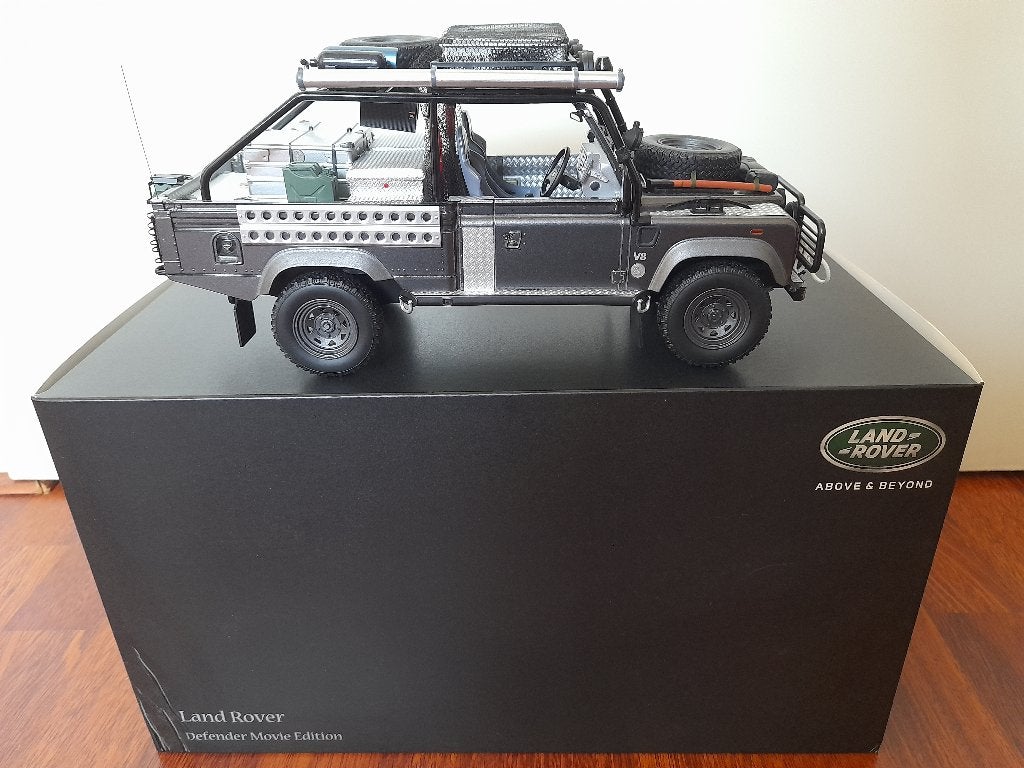 Kyosho Land Rover Defender Lara Croft Tomb Raider Movie ed., Verzenden, Zo goed als nieuw, Auto, Kyosho