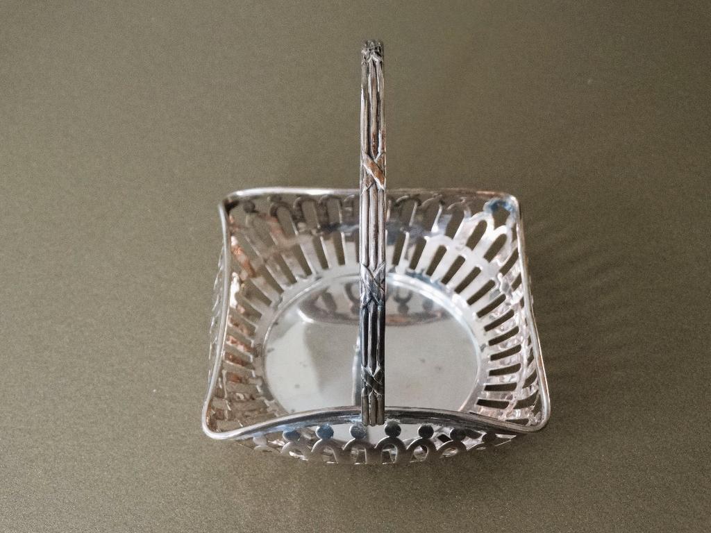 Antiek zilveren mandje bonbonmandje met hengsel, Antiek en Kunst, Verzenden