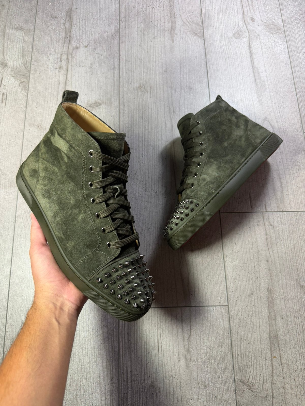 Christian louboutin, Kleding | Heren, Schoenen, Overige kleuren, Ophalen of Verzenden, Sneakers of Gympen, Zo goed als nieuw