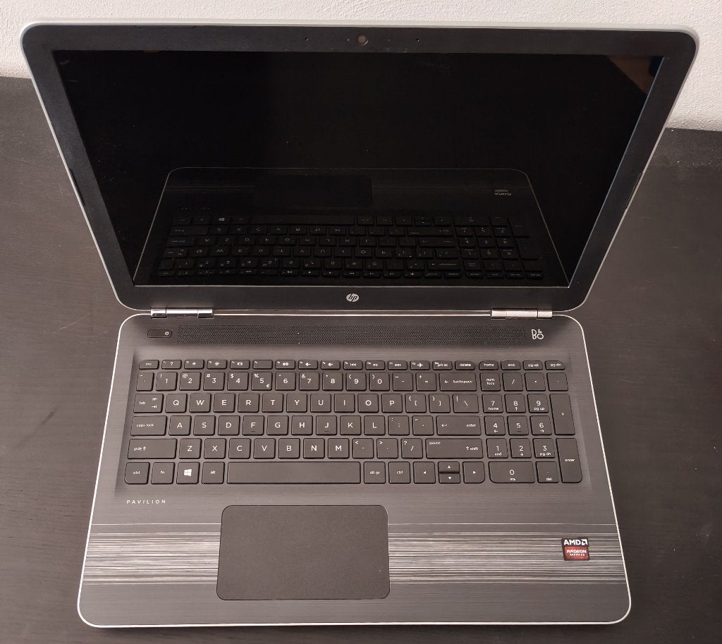 Zeer nette HP Pavilion 15" aw022nd met draagtas, 2 tot 3 Ghz, 8 GB, AMD, Ophalen of Verzenden