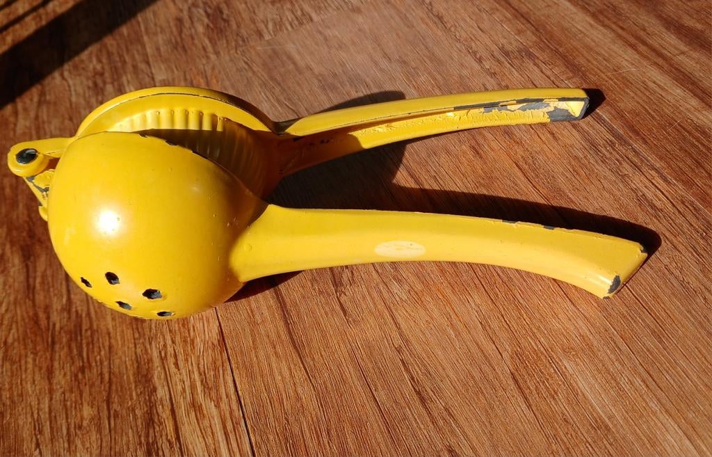 Gele metalen Citruspers - Handmatige Fruitpers, Ophalen, Geel, Metaal, Overige merken