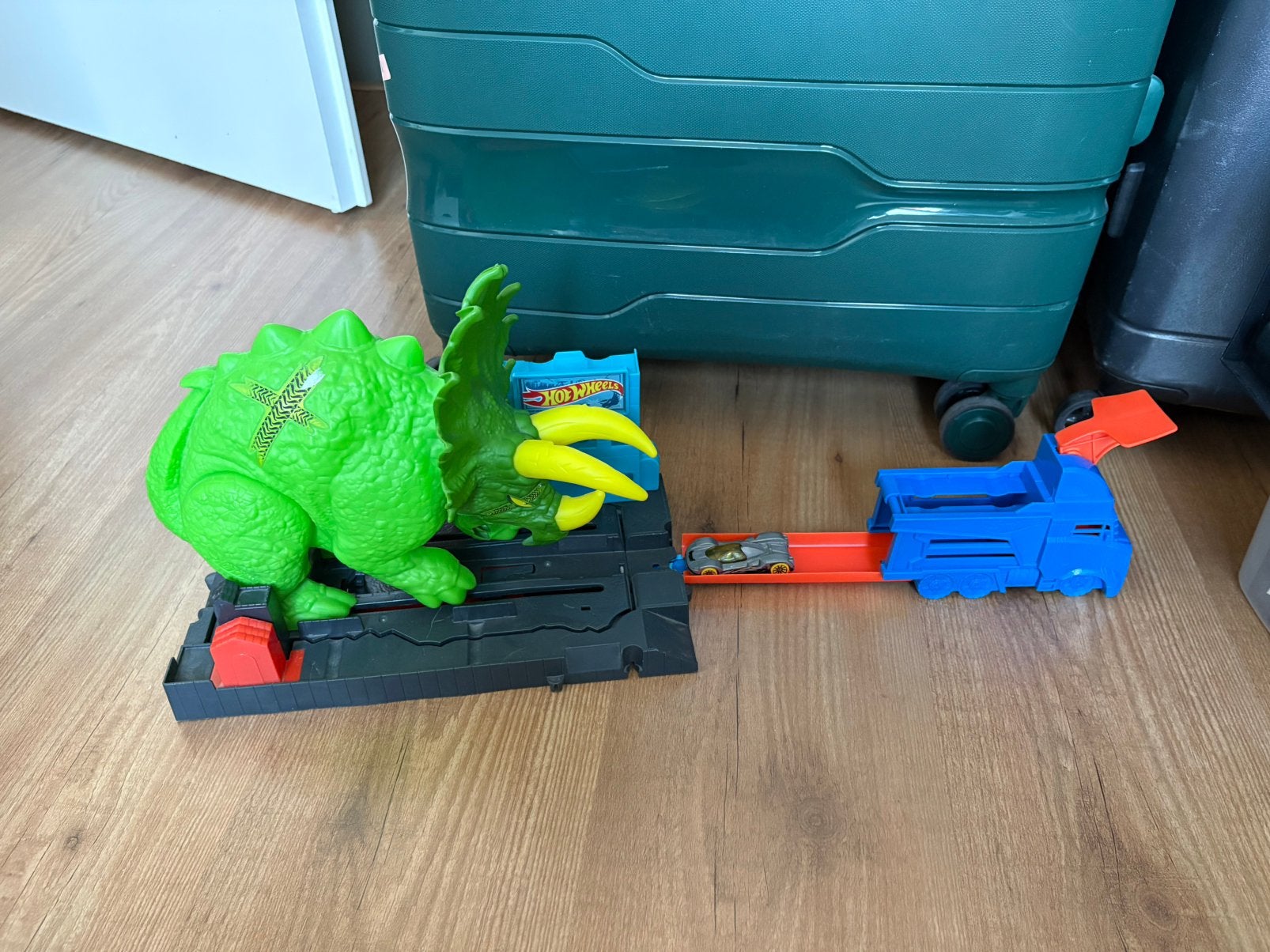 Hot wheels dino, Ophalen, Racebaan, Zo goed als nieuw, Hot Wheels