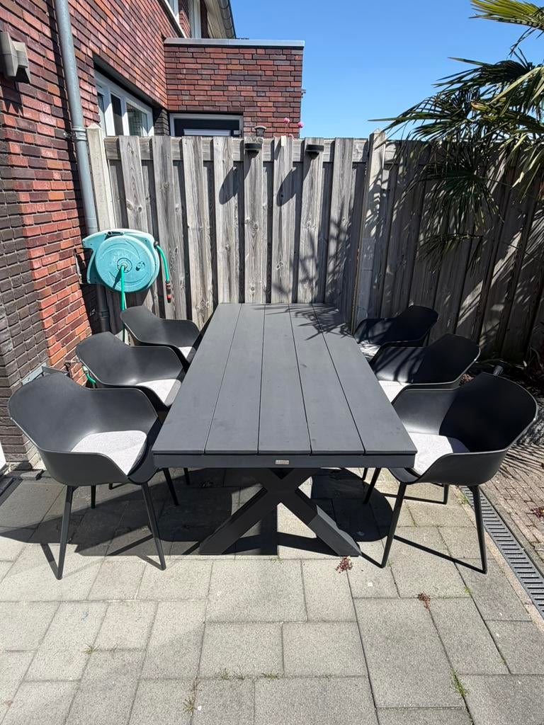 Buitentafel Vince met kuipstoelen, Tuin en Terras, Ophalen of Verzenden, Zo goed als nieuw, Kunststof