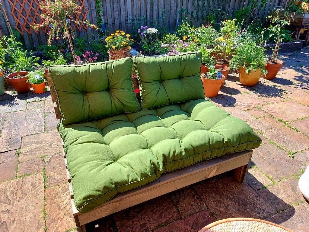Pallet loungebank met groene kussens, Ophalen, Gebruikt, Hout