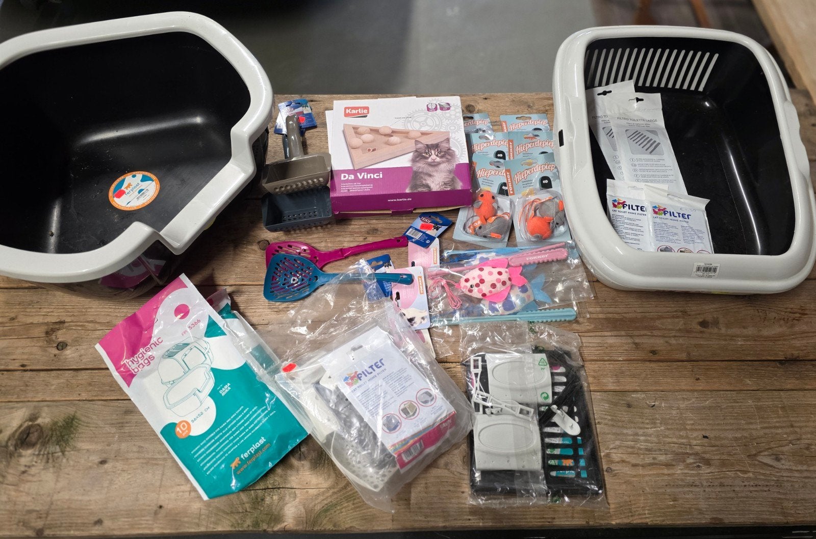 OPRUIMING: 25-delig kat,  2 x kattenbak, 2 x DaVincy en, Ophalen, Nieuw