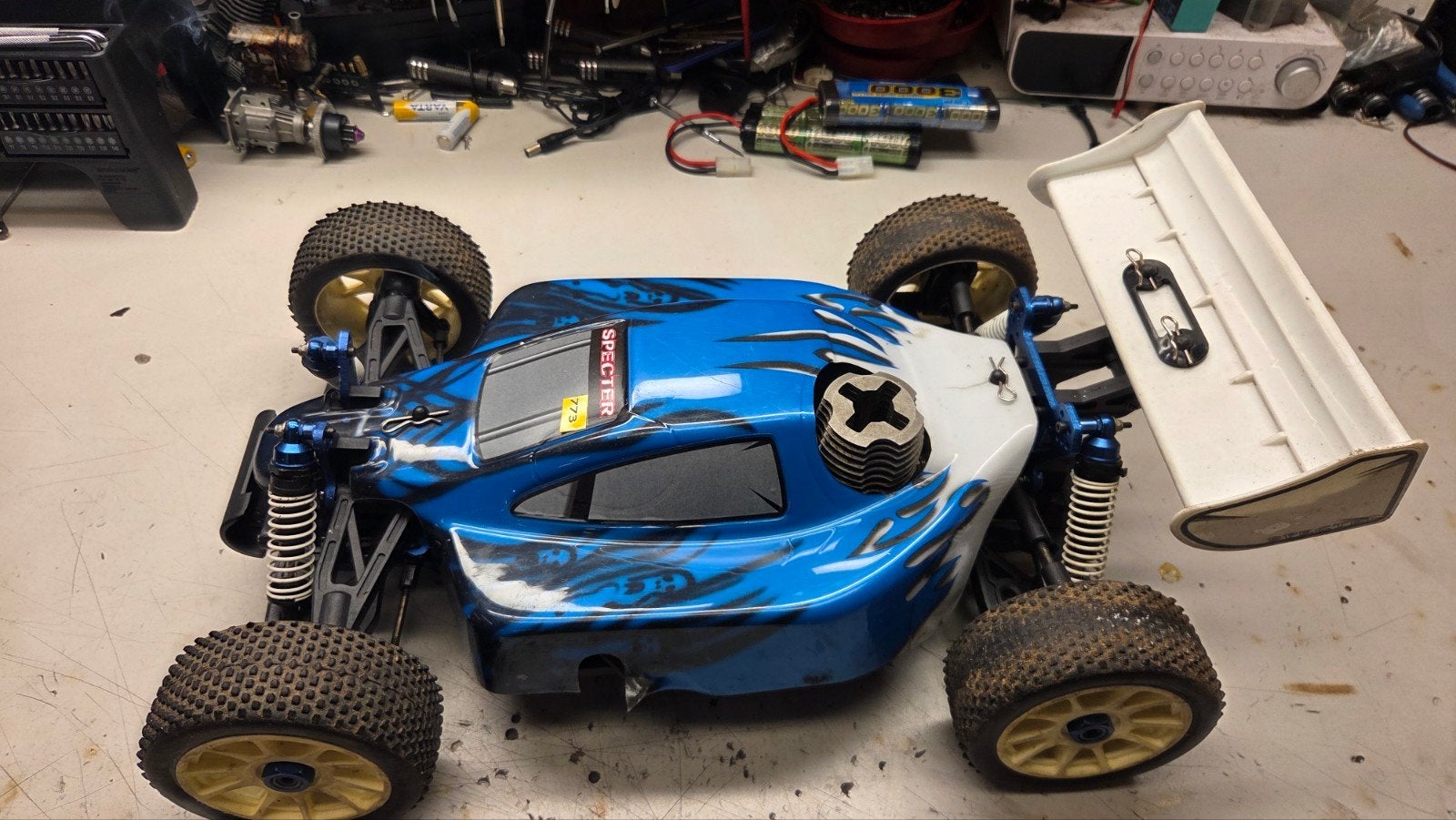 Te koop mooie carson specter, Gebruikt, Ophalen of Verzenden, Auto onroad, Schaal 1:8