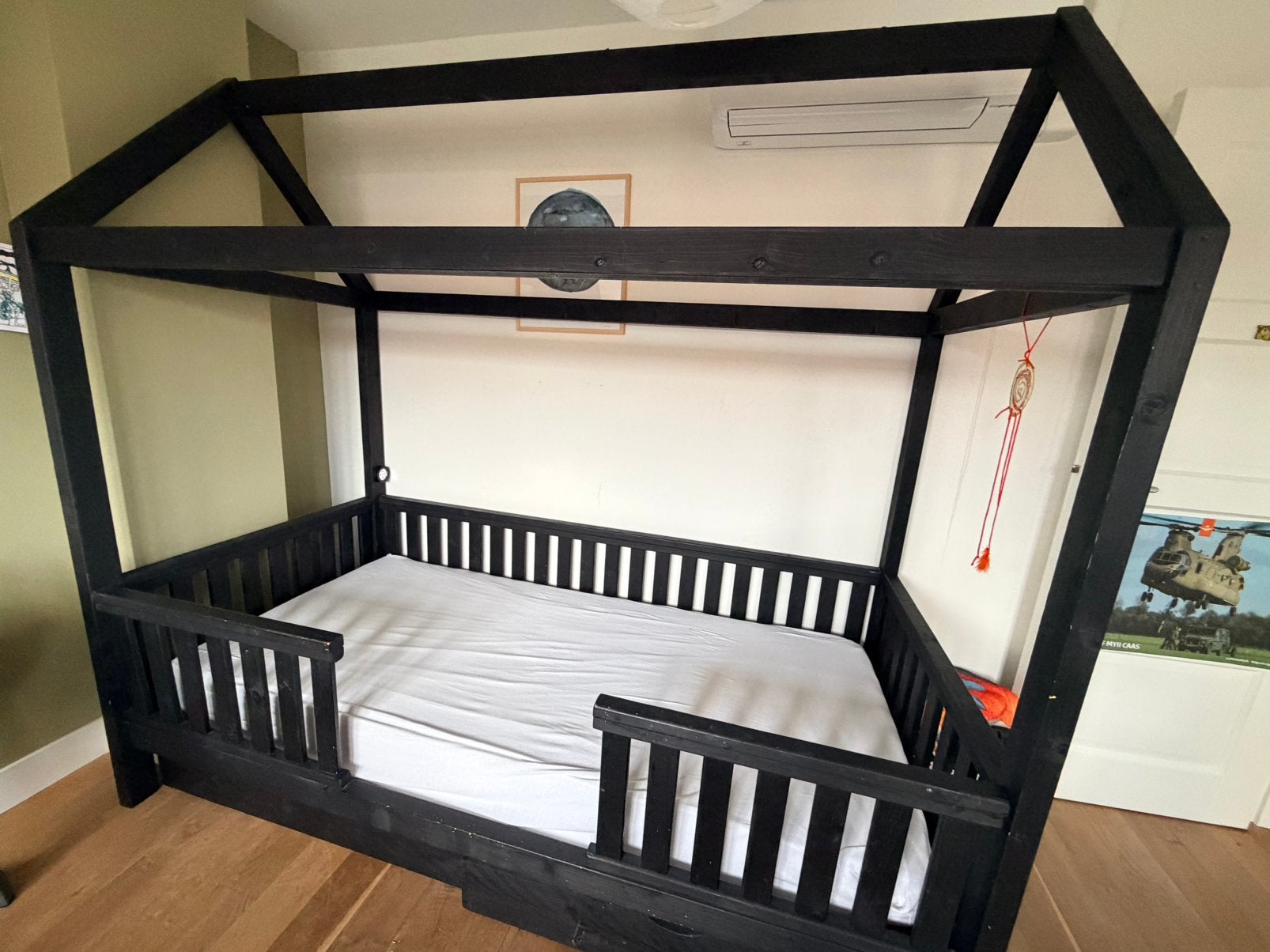 Kinderbed huisje, Ophalen, Gebruikt, 100 cm of meer, Matras