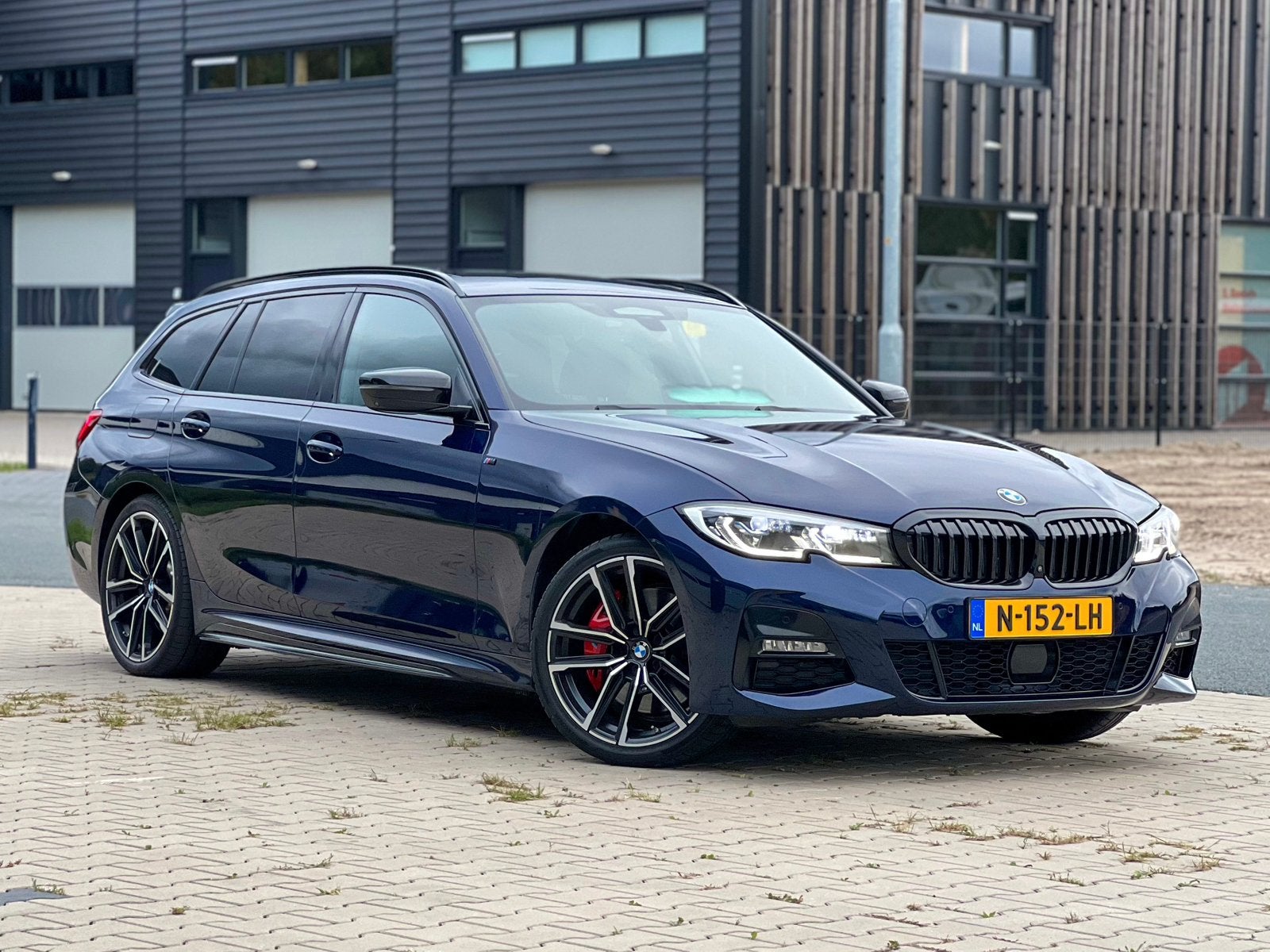 BMW 3-Serie 330e | 292pk Aut | 2021 | M pakket | BOMVOL |, Auto's, 1998 cc, Achterwielaandrijving, 4 cilinders, Blauw