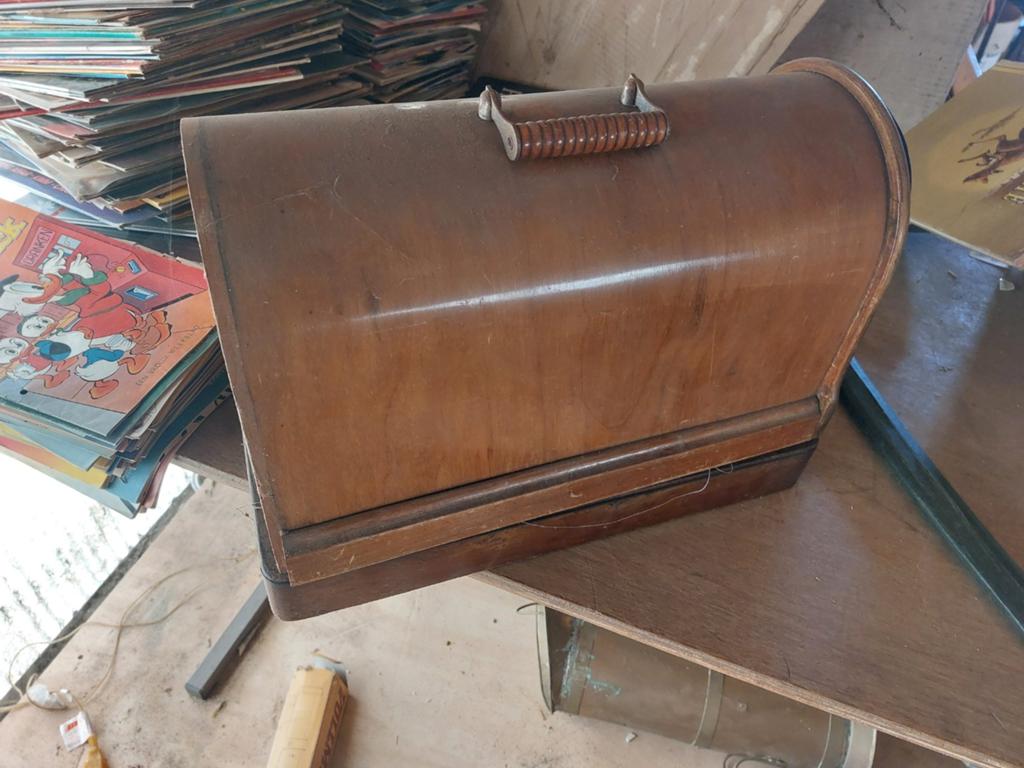 Antieke Singer handnaaimachine in houten kist, Ophalen of Verzenden