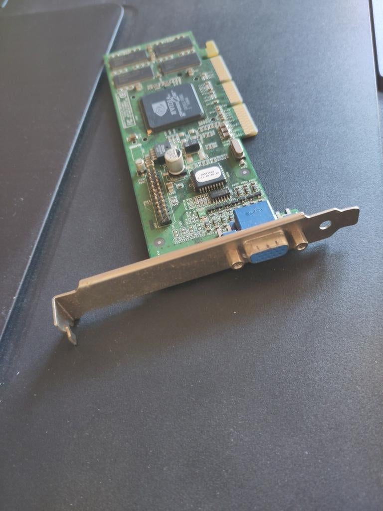 IBM Nvidia GeForce 2 MX400 32MB AGP VGA Videokaart, Ophalen of Verzenden, NVIDIA
