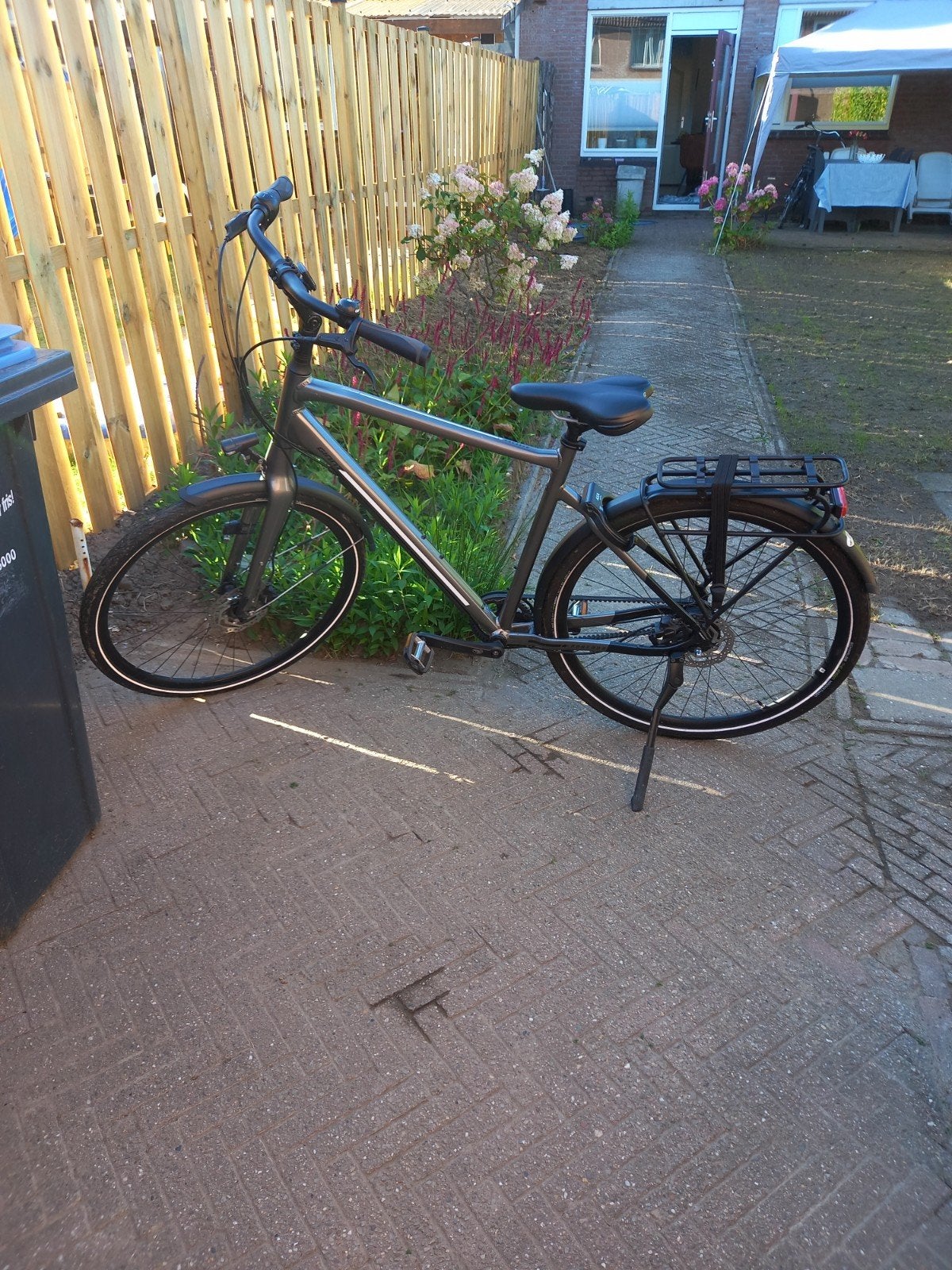 Giant Anytour CS - Comfortabele stadsfiets, Zo goed als nieuw, Schijfrem, 53 tot 57 cm, Minder dan 10 versnellingen