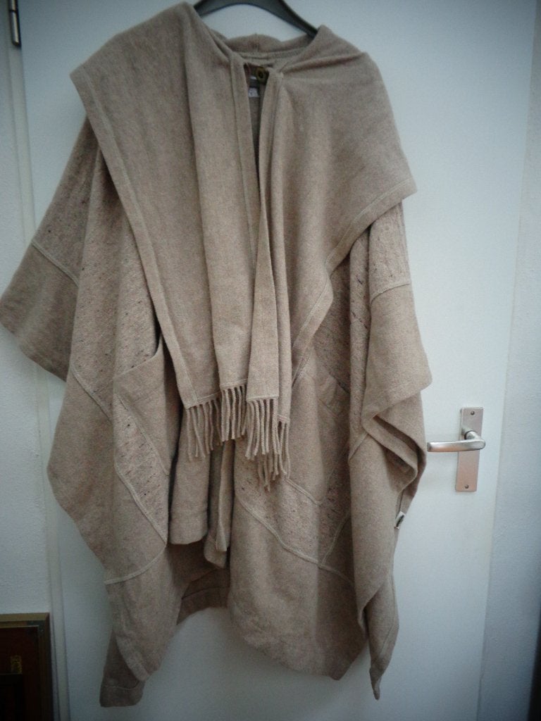 Kreymborg ruimvallende poncho met capuchon en sjaal, beige, Kreymborg, Beige, Maat 46/48 (XL) of groter, Ophalen of Verzenden