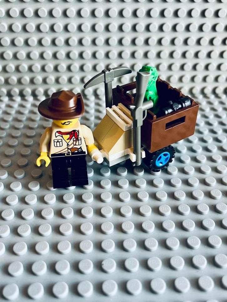 LEGO Dino Island 5903 Johnny Thunder and Baby T, Gebruikt, Overige thema's, Lego, Ophalen of Verzenden