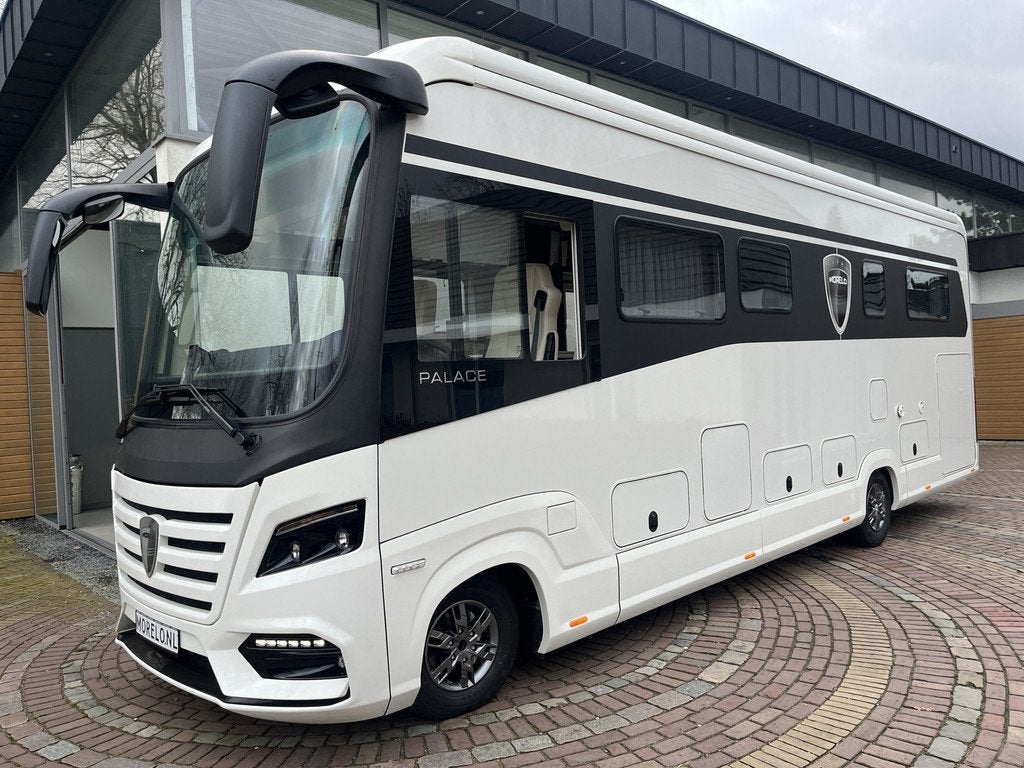 Morelo Palace 90M Retarder 210pk Aut 50.000,- korting Queens, Caravans en Kamperen, Campers, Galliersweg 39
5349AT  OSS, NL, Diesel