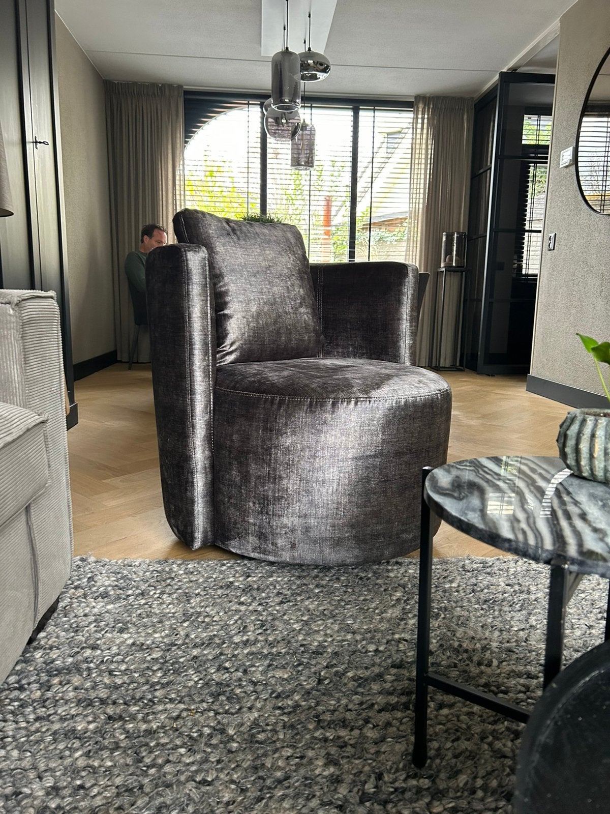 Grijze draaifauteuil Looiershuis, Ophalen, Minder dan 75 cm, Zo goed als nieuw, Stof