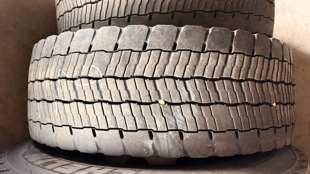 Set Michelin Xmulti 315/70 R22.5 met velgen, 2024, 10+mm, Gebruikt, Vrachtwagen, Banden en Velgen, Overige maten
