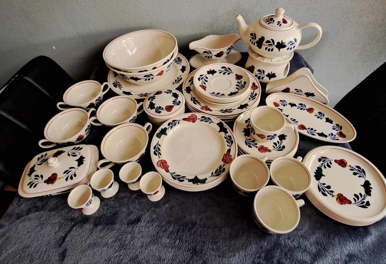 Groot Boerenbont servies compleet, Ophalen, Zo goed als nieuw, Aardewerk