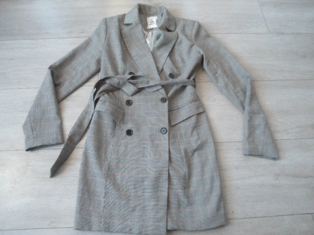 LA Sisters; Leuke trench-coat; maat M, Maat 38/40 (M), LA Sisters, Overige kleuren, Ophalen of Verzenden