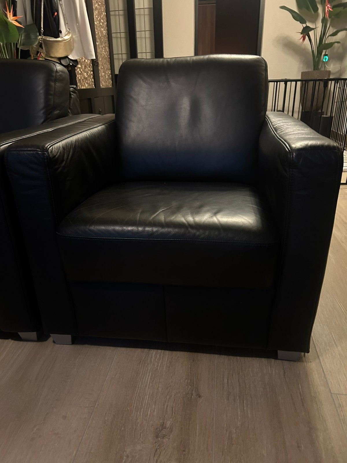 Fauteuils 2 stuks zwart echt leer !!!, Ophalen, Zo goed als nieuw, 50 tot 75 cm, Leer