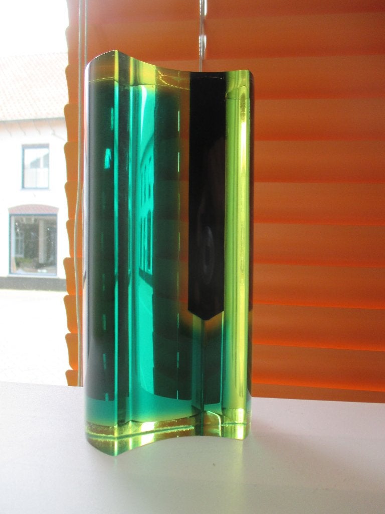 Guzzini groen plexi vaas jaren 70 design Luigi Massoni retro, Ophalen of Verzenden