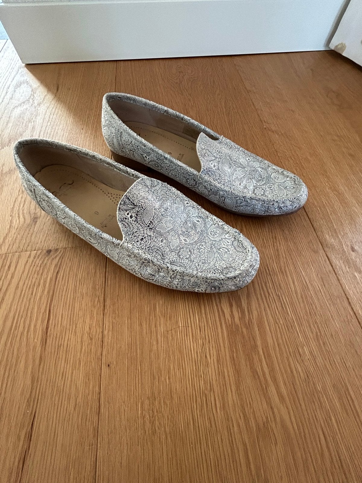 Stijlvolle en comfortabele Ara dames mocassins/instappers, Ophalen of Verzenden, Gedragen, Wit, Instappers