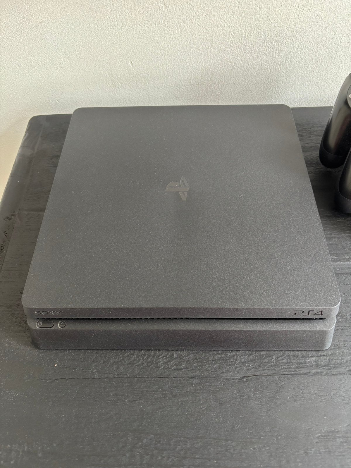 PS4, 2 controllers, charging station, 6 games, Ophalen, Zo goed als nieuw, Met 2 controllers, Original