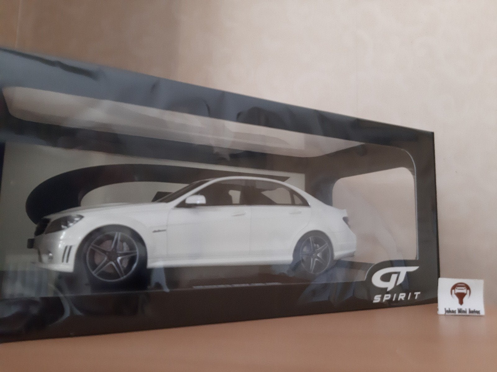 Mercedes C63 AMG 2007 Diamond White van GT Spirit 1:18, Hobby en Vrije tijd, Overige merken, Auto, Nieuw, Ophalen of Verzenden