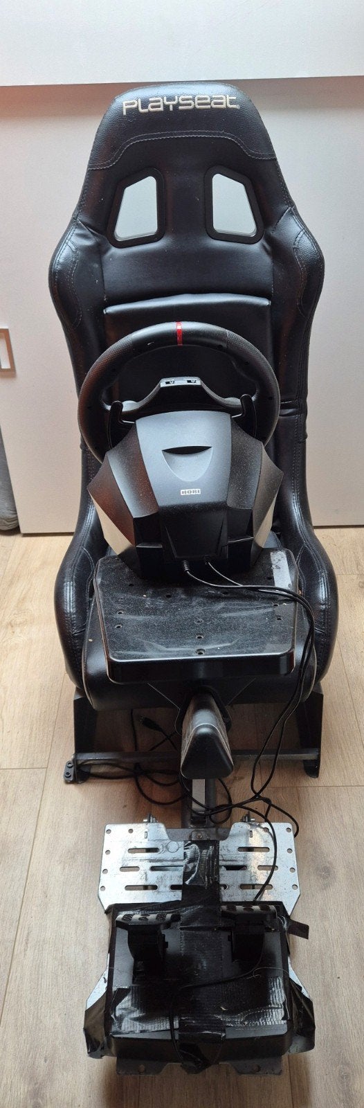 playseat inclusief gas/rem pedalen en stuur van playstation, Spelcomputers en Games, Spelcomputers | Sony PlayStation Consoles | Accessoires