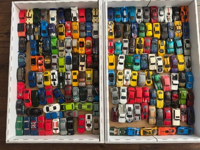 1:64 Partij Hotwheels Asia & Europese modellen in 1 koop, Ophalen, Gebruikt, Auto