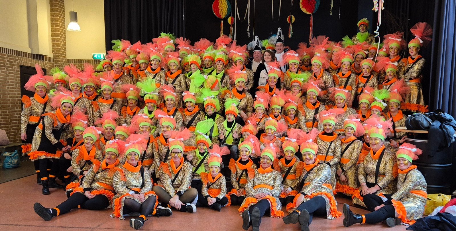 Te koop grote loopgroep thema Oertijd in moderne sferen

Car, Ophalen, Carnaval, Maat 42/44 (L), Kleding