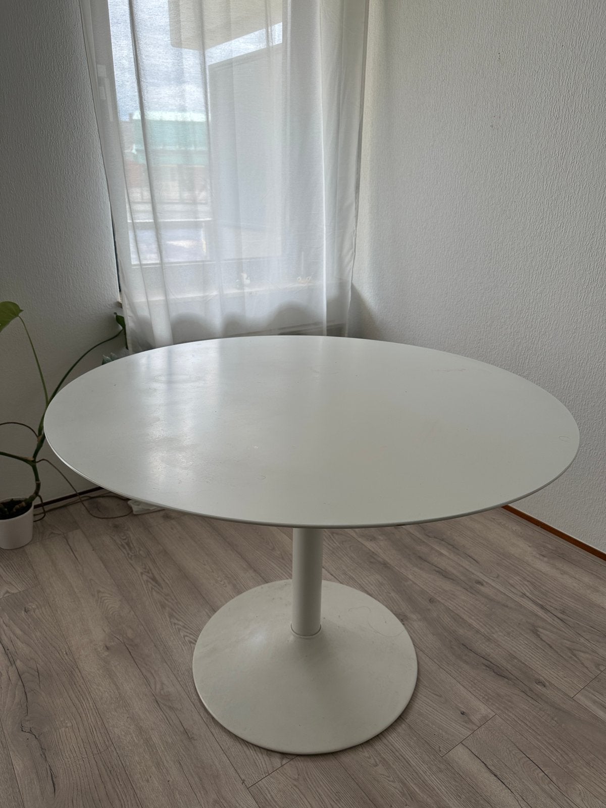 Round Dining table, Ophalen of Verzenden, Zo goed als nieuw, Rechthoekig, 50 tot 100 cm