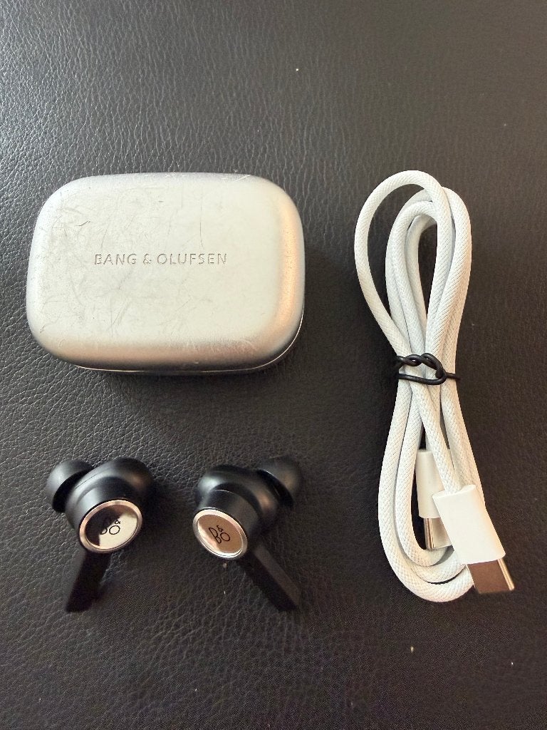 Bang Olufsen Beoplay Eleven Wireless Earbuds, Ophalen of Verzenden, In oorschelp (earbud), Overige kleuren, Gebruikt