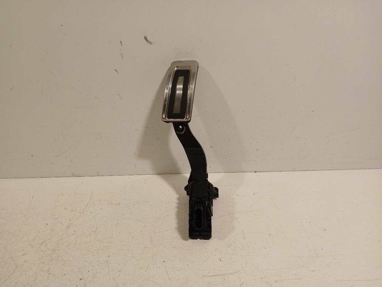 Gaspedaal Volkswagen Golf, Onderdelen@venauto.nl, Van der Ven Autorecycling B.V., Gebruikt, Ettenseweg 76, 4706 PB Roosendaal, The Netherlands