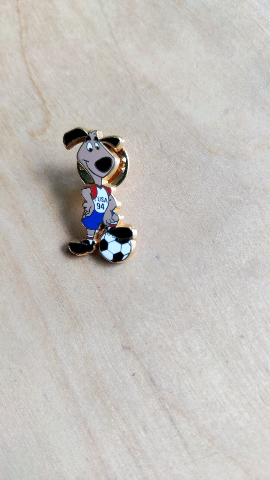 Voetbal pin/speld. 1994 USA, Ophalen of Verzenden, Zo goed als nieuw