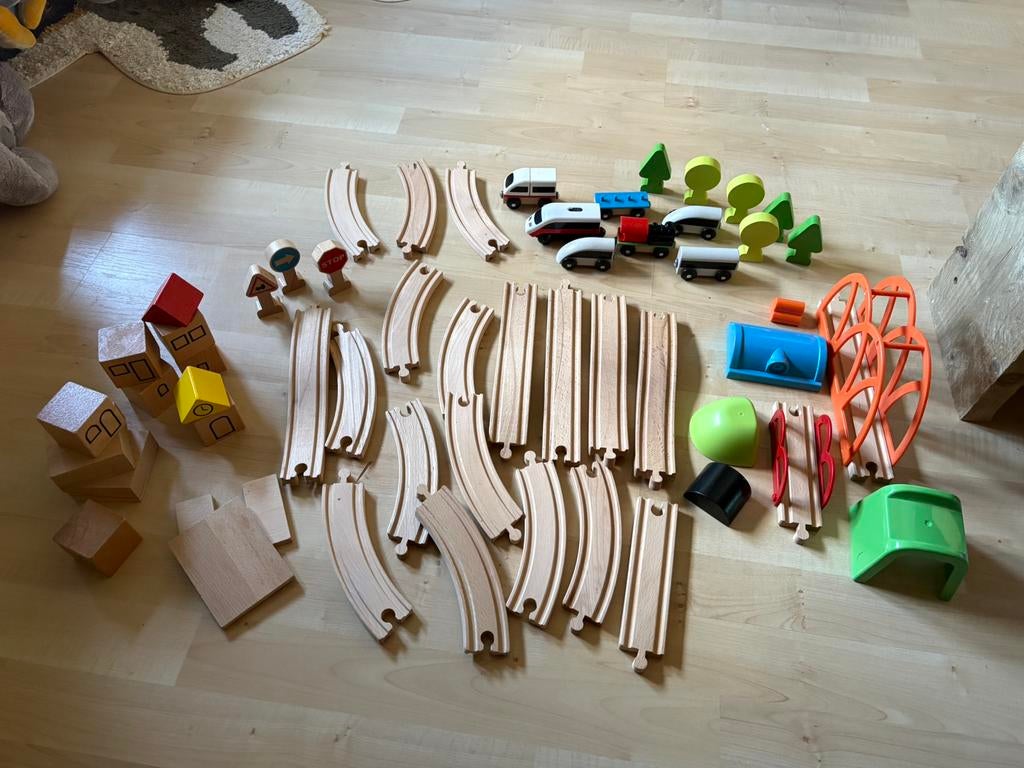 Ikea complete treinbaan set, Kinderen en Baby's, Speelgoed | Houten speelgoed, Ophalen of Verzenden, Zo goed als nieuw