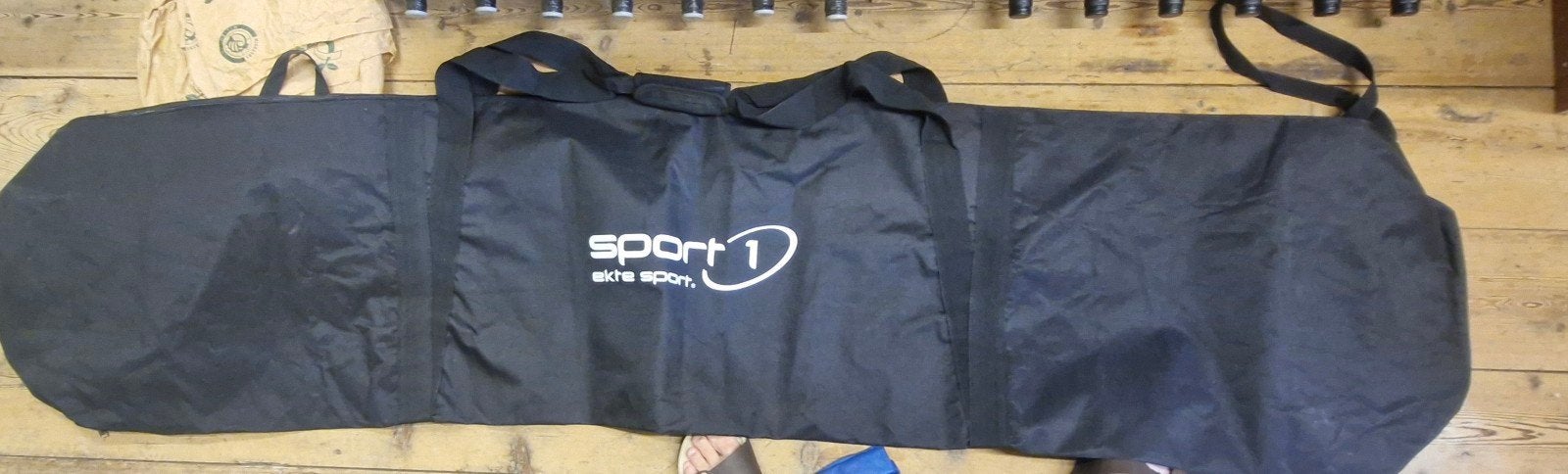 Tas voor ski's
Tas is 210 cm lang.
Geschikt voor 4 set ski's, Ophalen of Verzenden, Nieuw, Overige typen, Overige merken