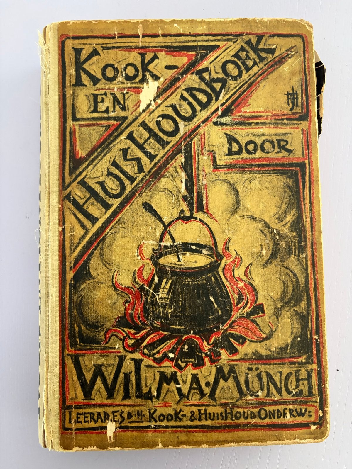 Oud Kook- en Huishoudboek Wilma Münch - 3e Druk, Boeken, Kookboeken, Ophalen of Verzenden, Gelezen, Nederland en België, Hoofdgerechten