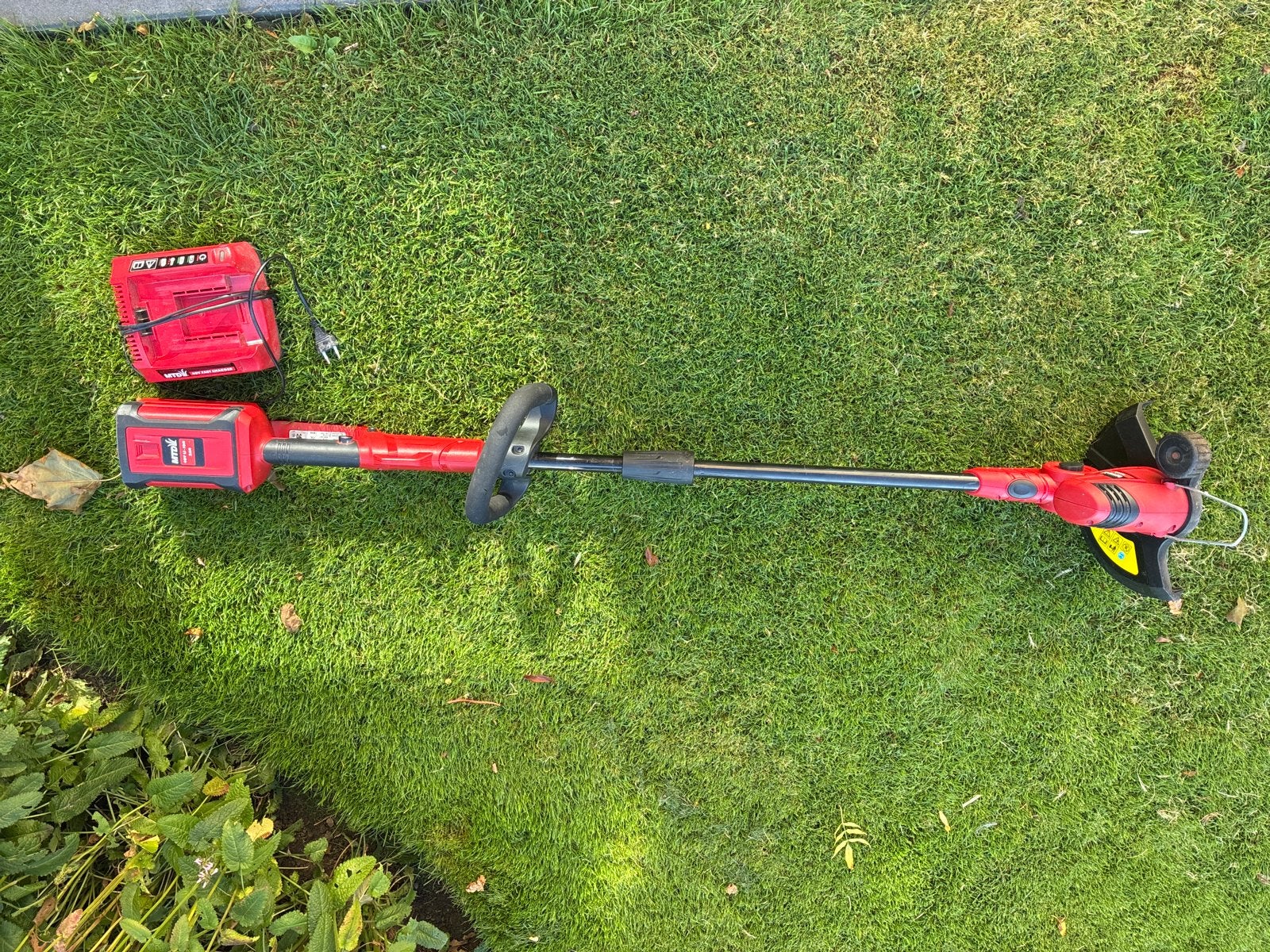 MTD G140 SET Accu Grastrimmer motor loopt niet mooi!, Tuin en Terras, Grastrimmers, Ophalen of Verzenden, Gebruikt, 30 tot 50 cm