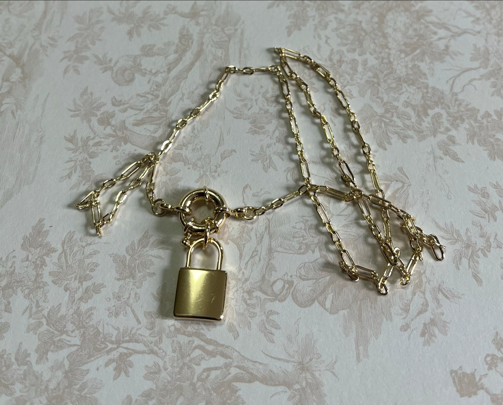 Gouden ketting met slotje - Nieuw, Ophalen of Verzenden, Nieuw, Goud, Met hanger