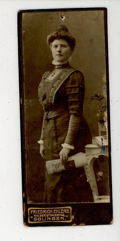 G227; CDV 5x12 cm, met gebruikspoor, Verzamelen, Foto's en Prenten, Gebruikt, Verzenden, Foto, Klederdracht
