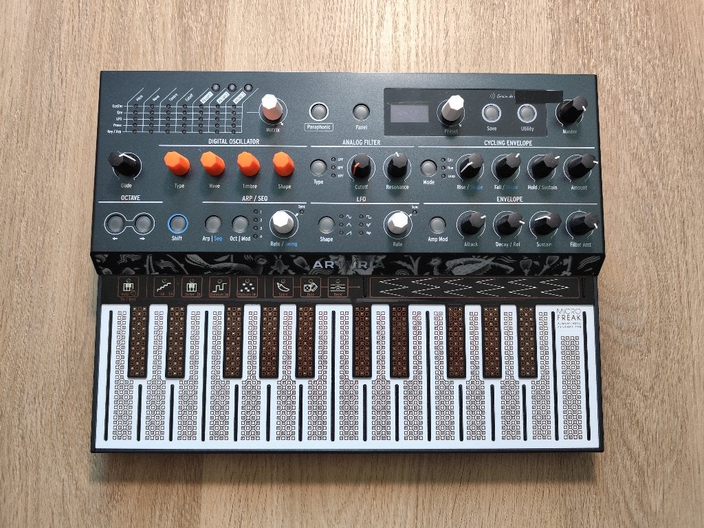Arturia Microfreak synthesizer, Overige merken, Zo goed als nieuw, Met midi-aansluiting, Overige aantallen