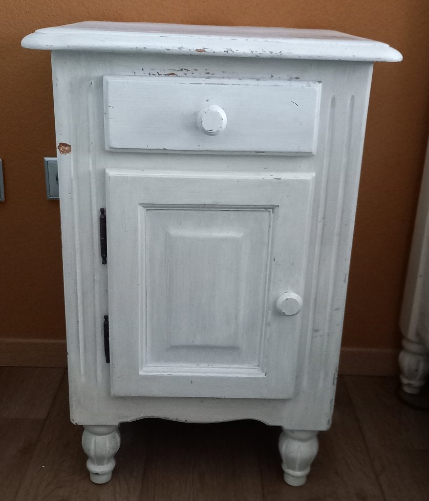Gratis grenen nachtkastje met lade, Huis en Inrichting, Slaapkamer | Nachtkastjes, Ophalen, Gebruikt, Minder dan 45 cm, 70 cm of meer