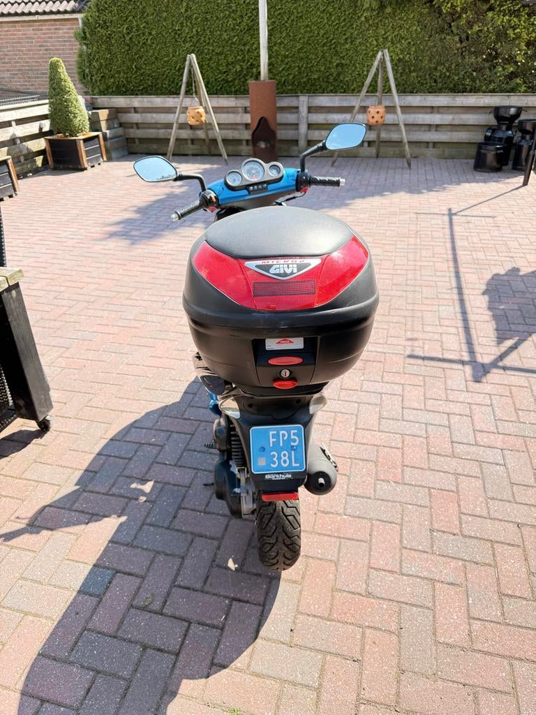 Peugeot Speedfight Scooter - Blauw met Topkoffer, Fietsen en Brommers, Scooters | Overige merken, Ophalen, Maximaal 45 km/u, Zo goed als nieuw